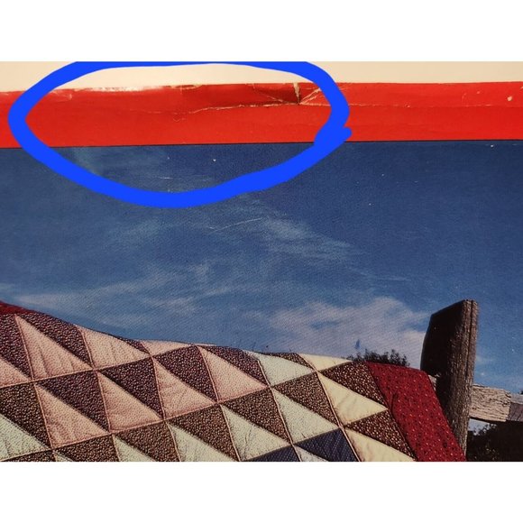 The Weekend Quilt by Leslie Linsley  Hardcover - Picture 5 of 7